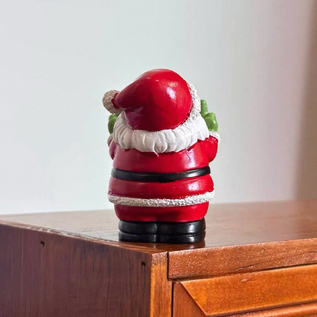 豎中指聖誕老人